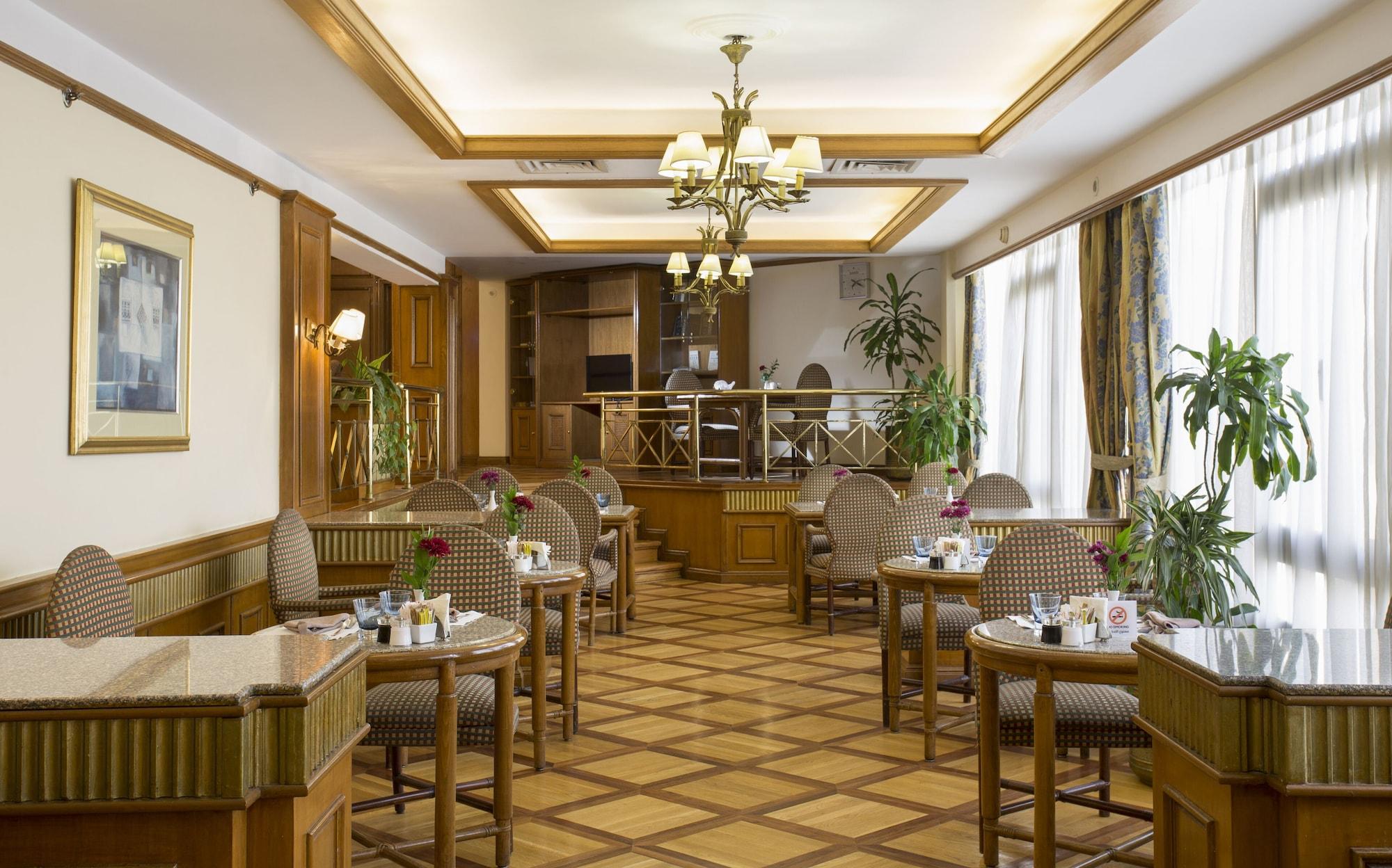 Le Passage Cairo Hotel & Casino Dış mekan fotoğraf Restaurant
