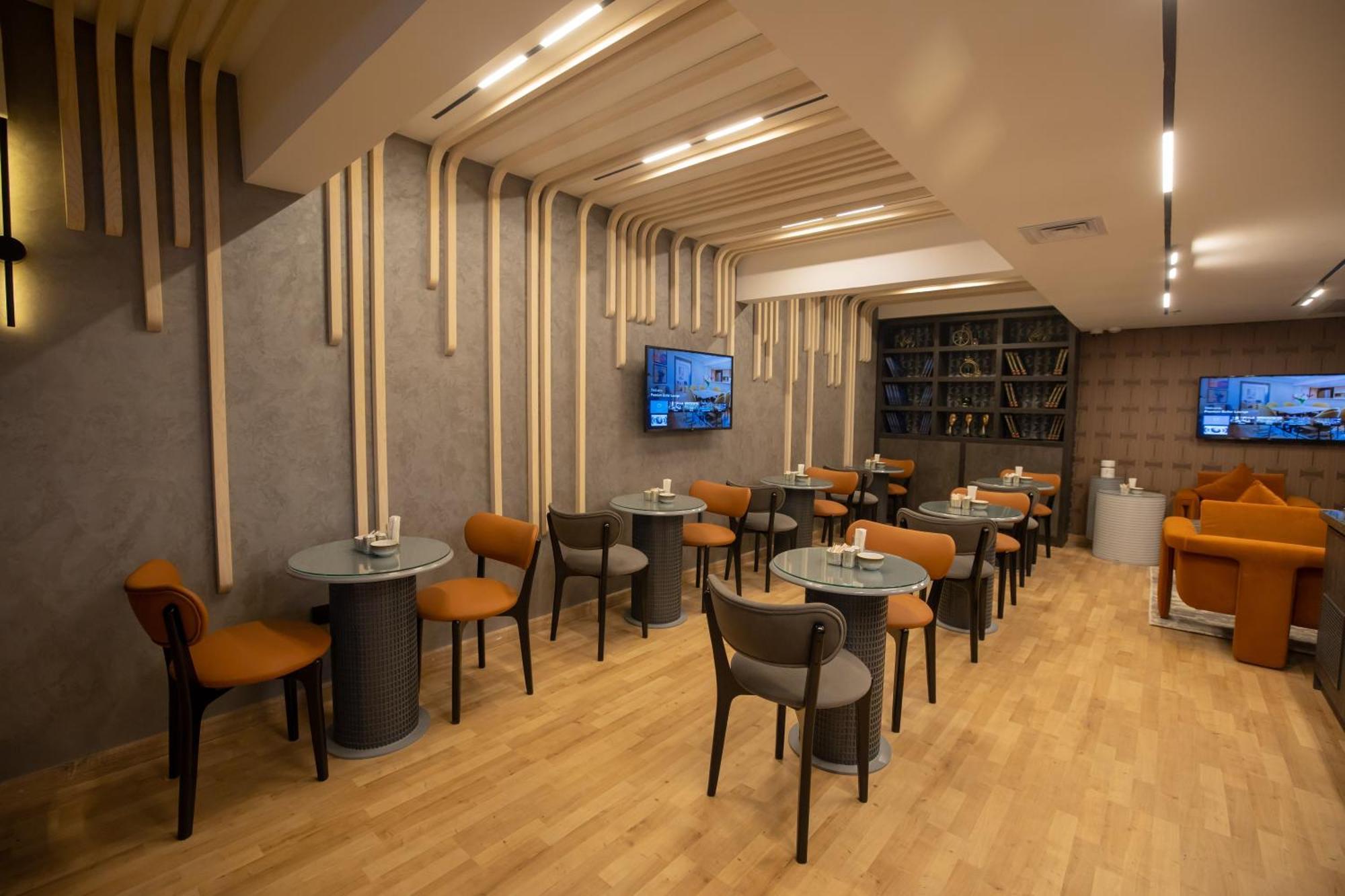 Le Passage Cairo Hotel & Casino Dış mekan fotoğraf The lounge at the airport